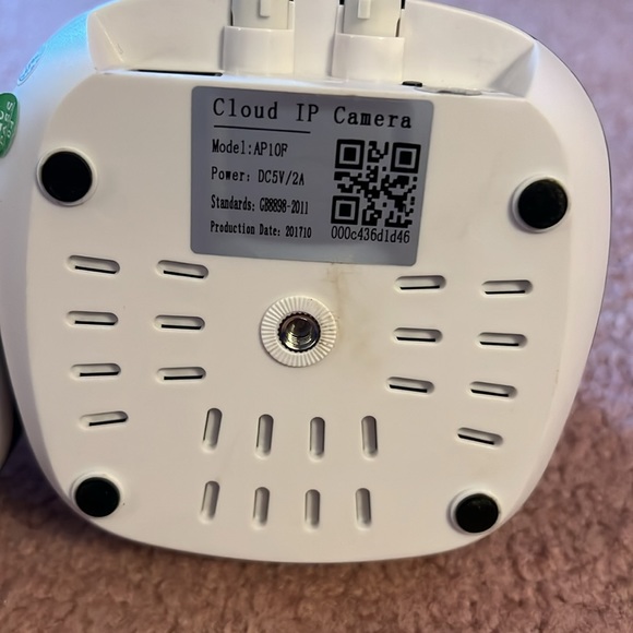 2 Toguard Security Cameras with USB cords - Picture 5 of 7